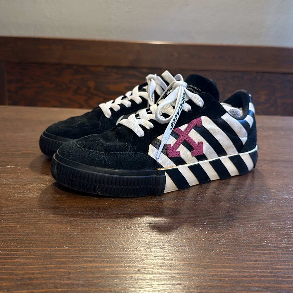 Off-White Vulcanised Women’s Trainers Sneakers Black Violet 36 6